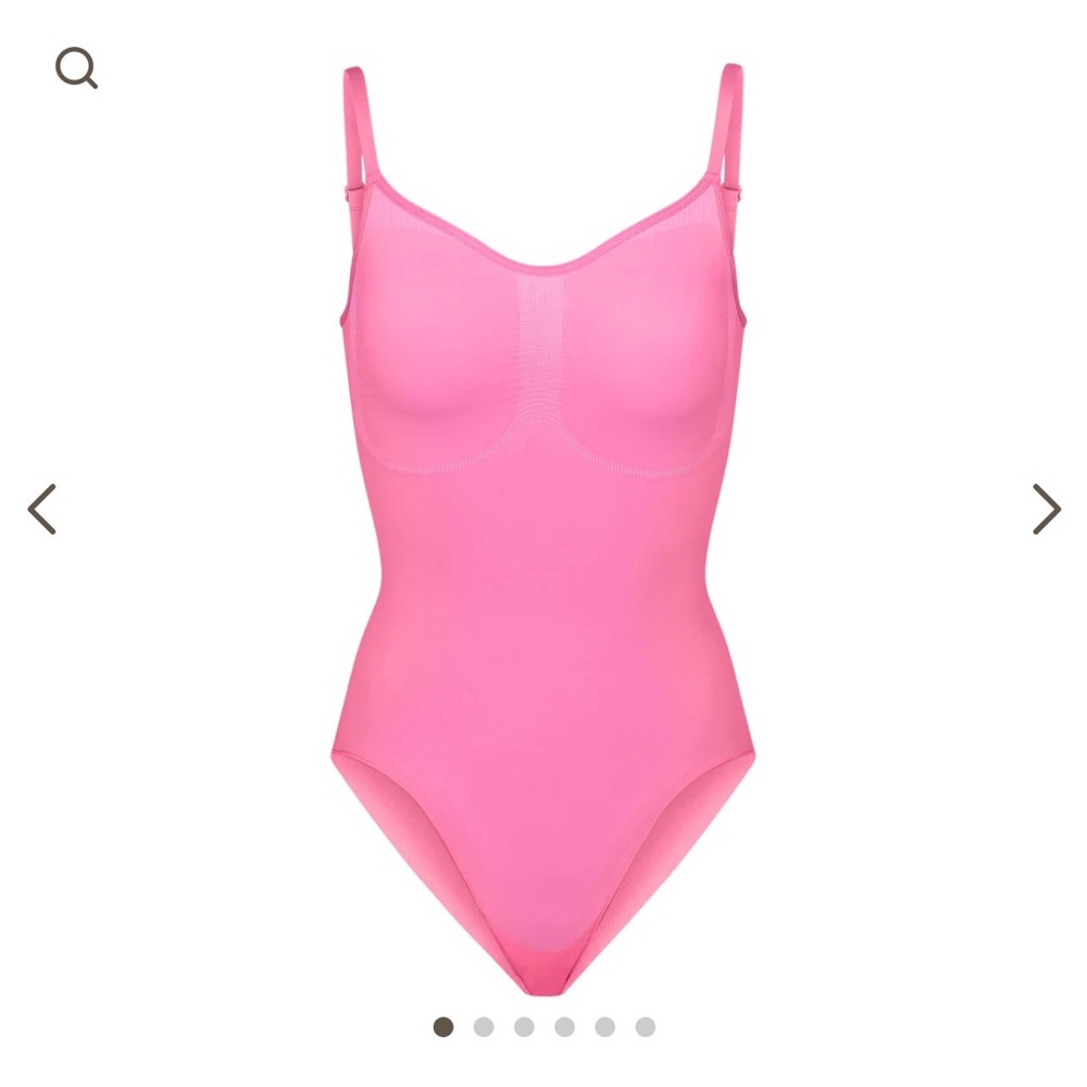 NWT/BOX SKIMS sculpting bodysuit with snaps